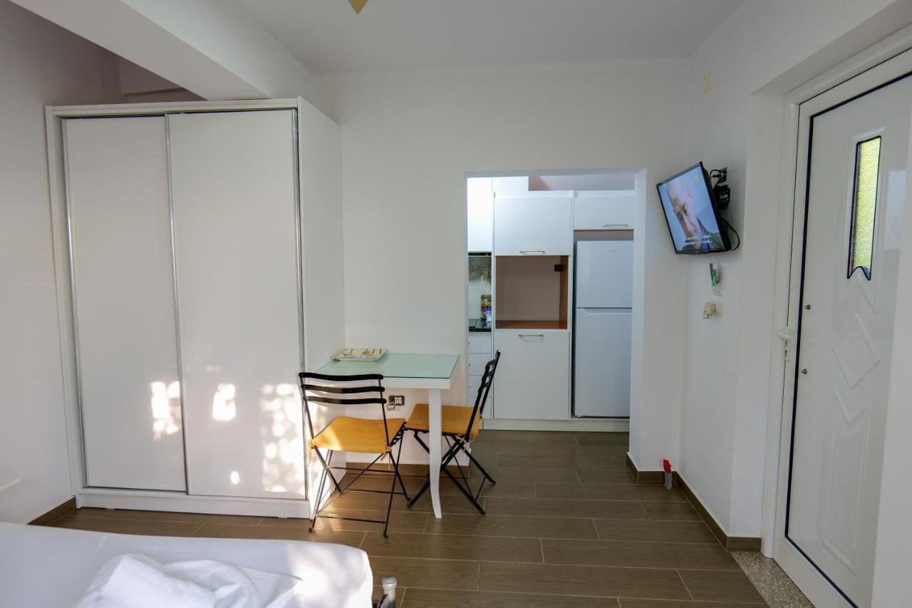 Villa Ani Borsh Exteriér fotografie